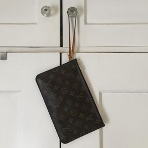 Louis Vuitton Neverfull Pouch